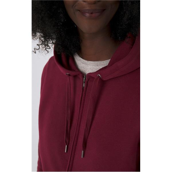 B&C Queen Zipped Hood